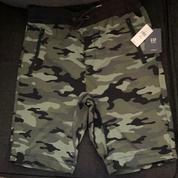Gap boys size XXL shorts, green camo - Picture 1 of 2